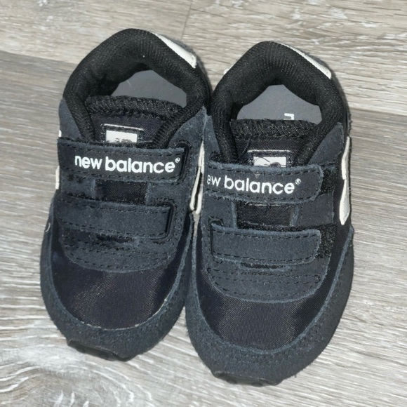 New Balance 410 for baby size 3 like new - Picture 2 of 9